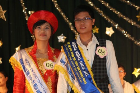 Hai gương mặt sinh viên Giao thông thanh lịch nhất 2009 - 3 Hai gương mặt sinh viên Giao thông thanh lịch nhất 2009 - 3