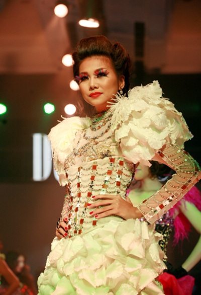 Vũ Thu Phương hôn Tuấn Hưng say đắm - 9 Vũ Thu Phương hôn Tuấn Hưng say đắm - 9