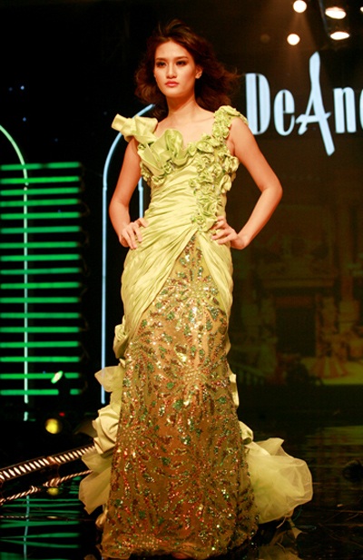 Vũ Thu Phương hôn Tuấn Hưng say đắm - 24 Vũ Thu Phương hôn Tuấn Hưng say đắm - 24