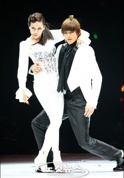 Thưởng thức màn trình diễn siêu gợi cảm của Ivy - 1