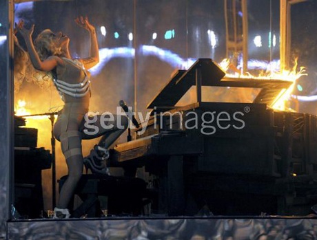 Lady Gaga khuấy động sân khấu American Music Awards - 15 Lady Gaga khuấy động sân khấu American Music Awards - 15