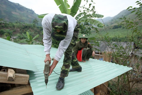 “Lá Vàng” dừng bước lang thang - 1 “Lá Vàng” dừng bước lang thang - 1