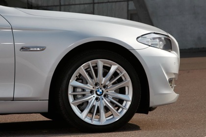 Ra mắt BMW 5-series phiên bản mới - 8 Ra mắt BMW 5-series phiên bản mới - 8