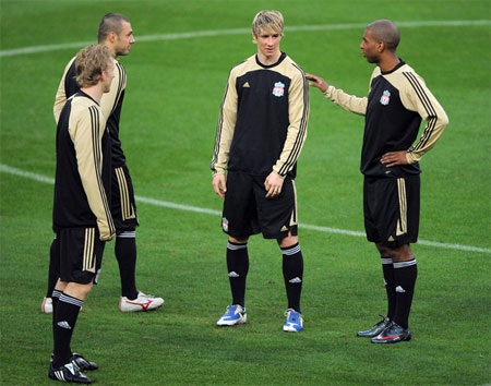 Arsenal chắc chân, Liverpool dễ bị loại - 2