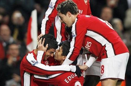 Arsenal chắc chân, Liverpool dễ bị loại - 3