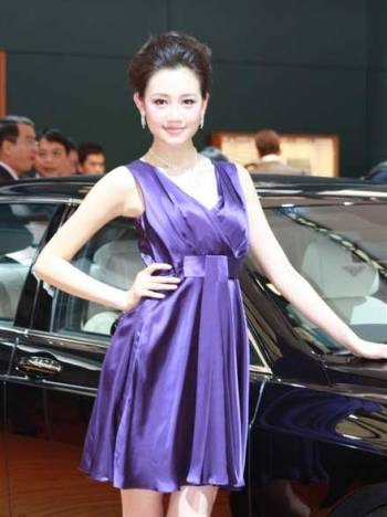 Mẫu nữ trên sàn Triển lãm ô tô Quảng Châu - 11 Mẫu nữ trên sàn Triển lãm ô tô Quảng Châu - 11