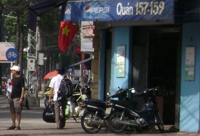 Đề nghị sớm thông qua mức phí “thuê vỉa hè” - 1 Đề nghị sớm thông qua mức phí “thuê vỉa hè” - 1