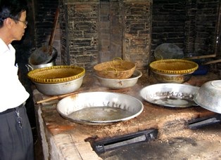 Hành phi cũng bị… tẩy trắng - 1