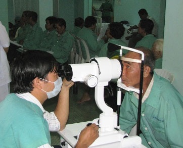 Mổ cườm miễn phí cho hơn 1.000 bệnh nhân - 1 Mổ cườm miễn phí cho hơn 1.000 bệnh nhân - 1