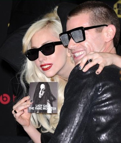 Lady Gaga chi 1000 đô mua pizza cho fan - 11 Lady Gaga chi 1000 đô mua pizza cho fan - 11