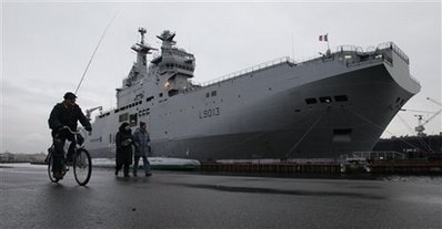 Pháp “phô” tàu chiến tối tân tại Nga - 4 Pháp “phô” tàu chiến tối tân tại Nga - 4