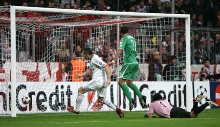 Bordeaux ra tay mở đường sống cho Bayern - 3 Bordeaux ra tay mở đường sống cho Bayern - 3