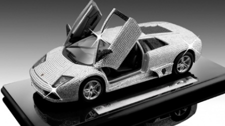 Đồ chơi nhà giàu: Lamborghini nạm pha lê - 3 Đồ chơi nhà giàu: Lamborghini nạm pha lê - 3