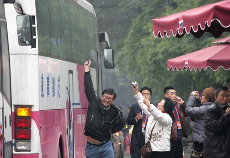 Người đẹp Hoa hậu Quốc tế chơi với gấu trúc - 12 Người đẹp Hoa hậu Quốc tế chơi với gấu trúc - 12