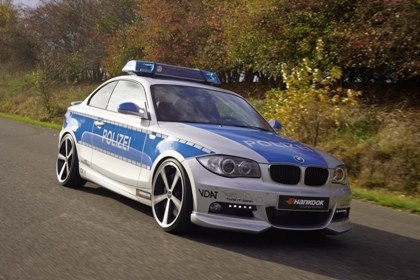 BMW 1-Series Coupe “khoác áo” cảnh sát - 2 BMW 1-Series Coupe “khoác áo” cảnh sát - 2