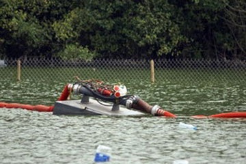 Hoàn thành việc thí điểm nạo hút bùn lòng Hồ Gươm - 1