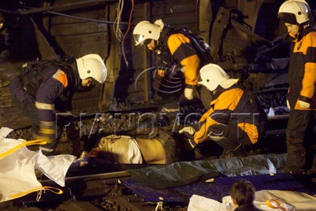 Hiện trường vụ tai nạn tàu hỏa thảm khốc ở Nga - 3