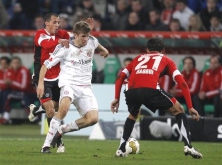 Bayern đại thắng, Leverkusen giành lại ngôi đầu - 2 Bayern đại thắng, Leverkusen giành lại ngôi đầu - 2