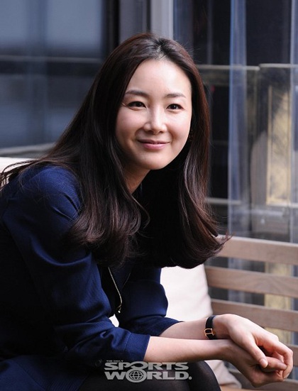 Phong cách thời trang của "người đẹp khóc" Choi Ji Woo - 6