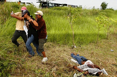 Hình ảnh từ vụ thảm sát bầu cử kinh hoàng ở Philippines - 4