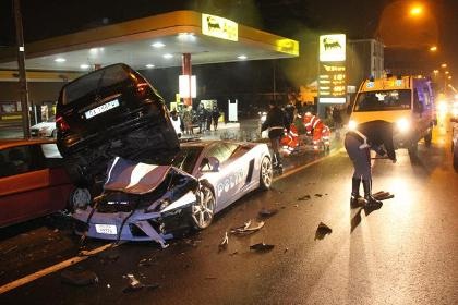 Siêu xe Lamborghini Gallardo cảnh sát gặp nạn - 3 Siêu xe Lamborghini Gallardo cảnh sát gặp nạn - 3
