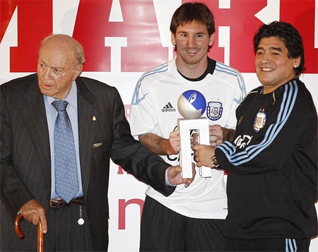 Những khoảnh khắc đáng nhớ của Messi năm 2009 - 10 Những khoảnh khắc đáng nhớ của Messi năm 2009 - 10
