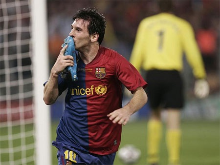 Những khoảnh khắc đáng nhớ của Messi năm 2009 - 4 Những khoảnh khắc đáng nhớ của Messi năm 2009 - 4