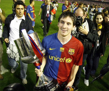 Những khoảnh khắc đáng nhớ của Messi năm 2009 - 3 Những khoảnh khắc đáng nhớ của Messi năm 2009 - 3