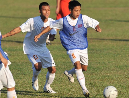 HLV Calisto loại 2 cầu thủ khỏi danh sách dự SEA Games 25 - 1 HLV Calisto loại 2 cầu thủ khỏi danh sách dự SEA Games 25 - 1
