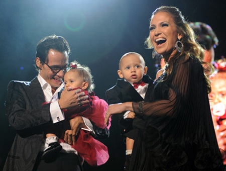 Jennifer Lopez thích nhất khoe ảnh con - 2 Jennifer Lopez thích nhất khoe ảnh con - 2