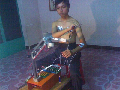 “Cú chơi liều” tuyệt vời của chàng sinh viên Bách khoa - 2