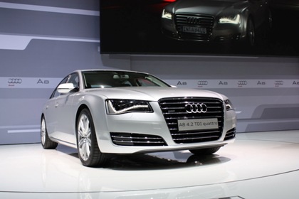 Hé lộ giá bán Audi A8 phiên bản 2011 - 3