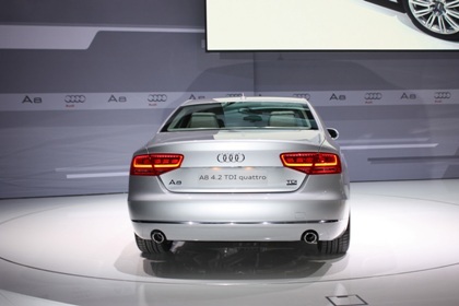 Hé lộ giá bán Audi A8 phiên bản 2011 - 6