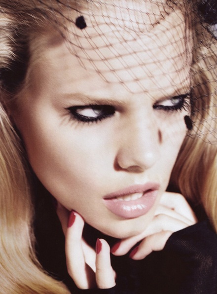 Marloes Horst: Bí quyết thành công là…luôn đi giày cao gót - 16 Marloes Horst: Bí quyết thành công là…luôn đi giày cao gót - 16