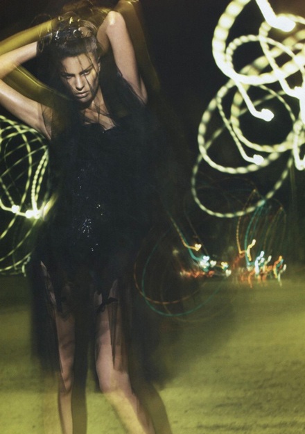 Cameron Russell quyến rũ trên Vogue Nippon - 4