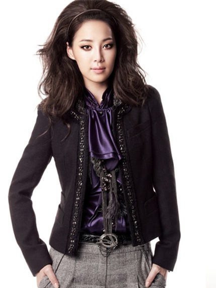 Han Ji Hye duyên dáng với thời trang Blue Pepe - 16