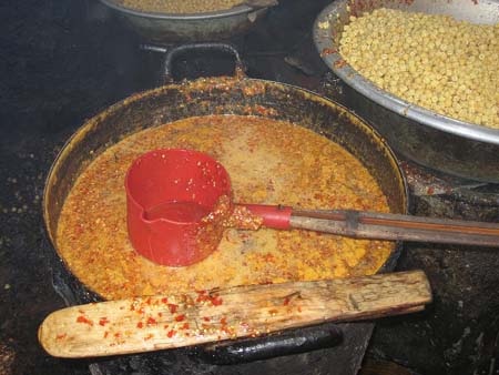 Đột nhập cơ sở thu mua, sử dụng dầu mỡ “siêu bẩn”  - 2