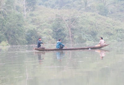 “Lạnh gáy” những chuyến đò trên dòng Nậm Nơn - 13