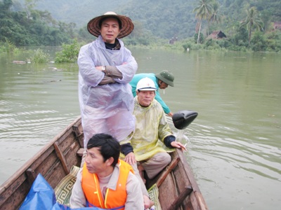 “Lạnh gáy” những chuyến đò trên dòng Nậm Nơn - 14