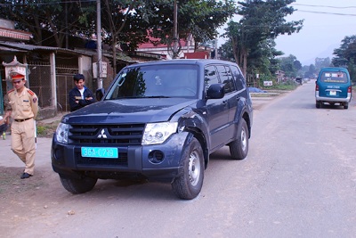 Liên tục đâm xe trên quốc lộ 8A - 2 Liên tục đâm xe trên quốc lộ 8A - 2