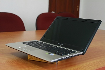 Lenovo IdeaPad U350 mạnh mẽ - 3