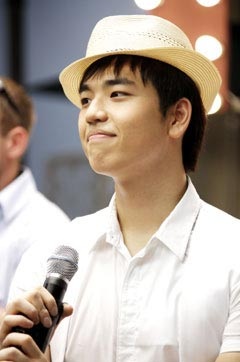 Chàng sinh viên Harvard "siêu ảo thuật", mê ca hát - 1