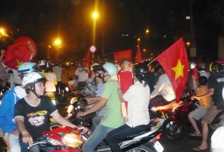 Đêm “nổi lửa” của giới trẻ Sài Thành - 1