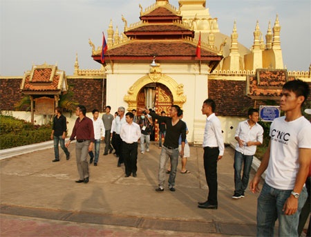 Thầy trò HLV Calisto đi chùa cầu may - 7 Thầy trò HLV Calisto đi chùa cầu may - 7