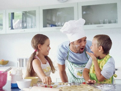 “Lôi kéo” con làm bếp - 1