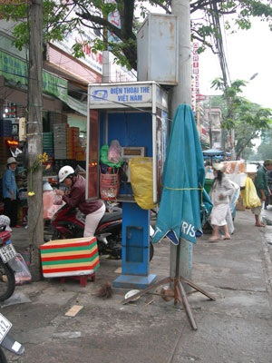 Trạm điện thoại thẻ sống dở chết dở - 5 Trạm điện thoại thẻ sống dở chết dở - 5