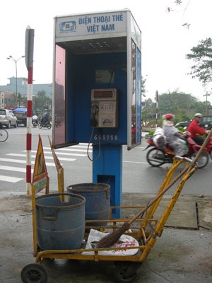 Trạm điện thoại thẻ sống dở chết dở - 3 Trạm điện thoại thẻ sống dở chết dở - 3