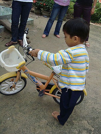 Xem “chú lính chì” một chân đi xe đạp, leo cây - 6