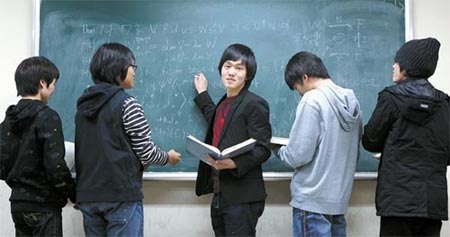 Cậu sinh viên 16 tuổi thành công nhờ tự học - 1 Cậu sinh viên 16 tuổi thành công nhờ tự học - 1