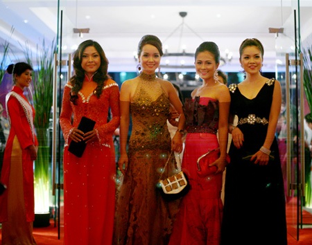 Rộn ràng lễ khai mạc LHP Việt Nam lần thứ 16 - 13